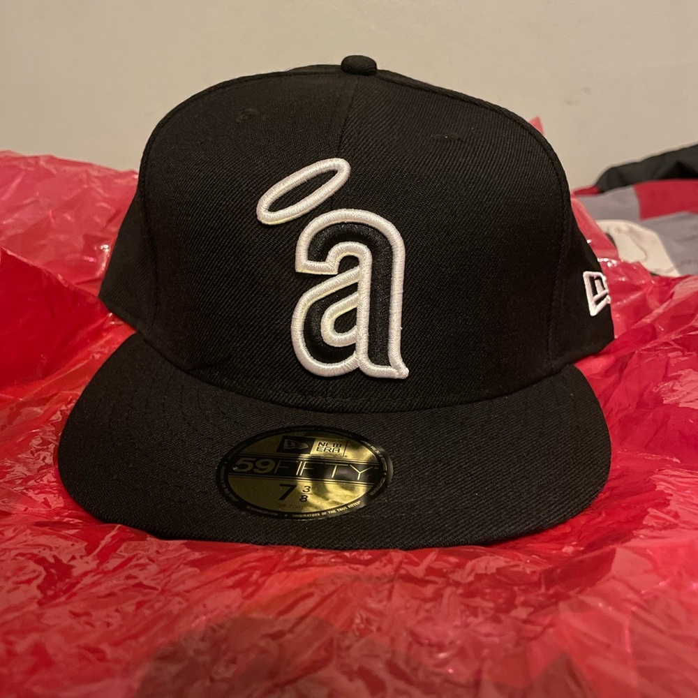 New Era California (Los Angeles) Angeles Black and White Cooperstown Fitted